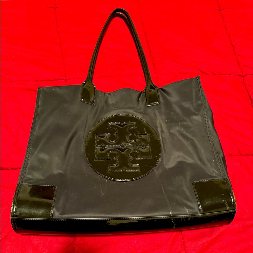 🖤Ella patent tote bag🖤